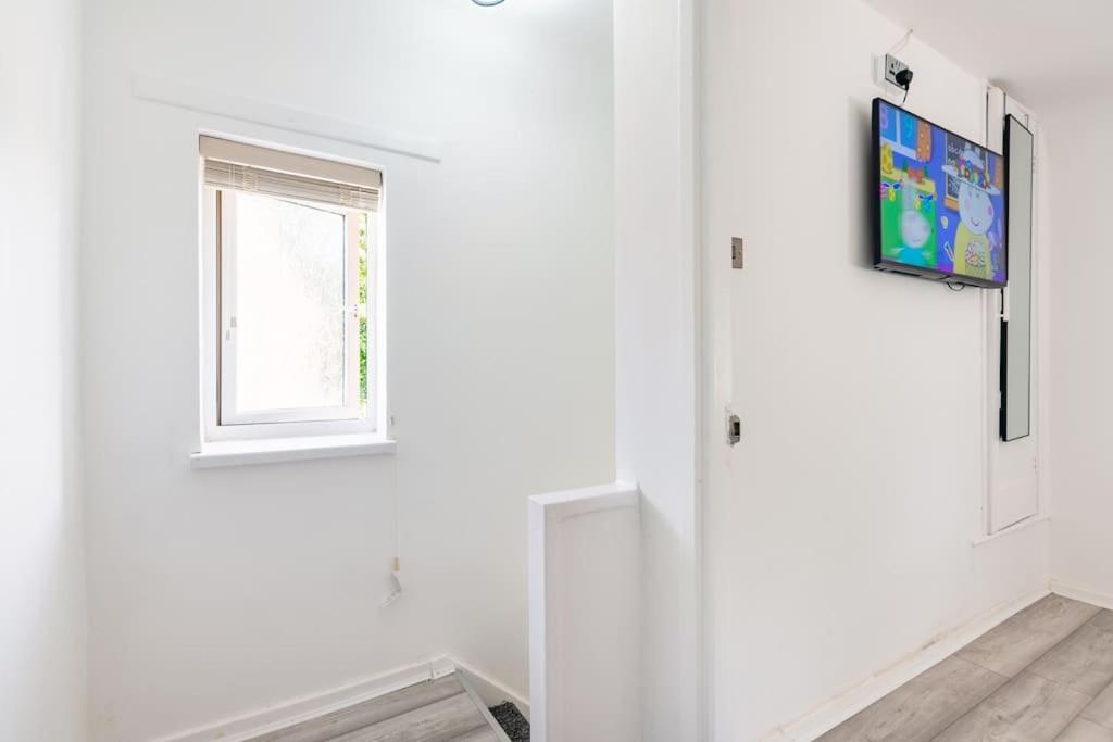Birmingham Great Barr Property Near Junction 7 M6 Экстерьер фото