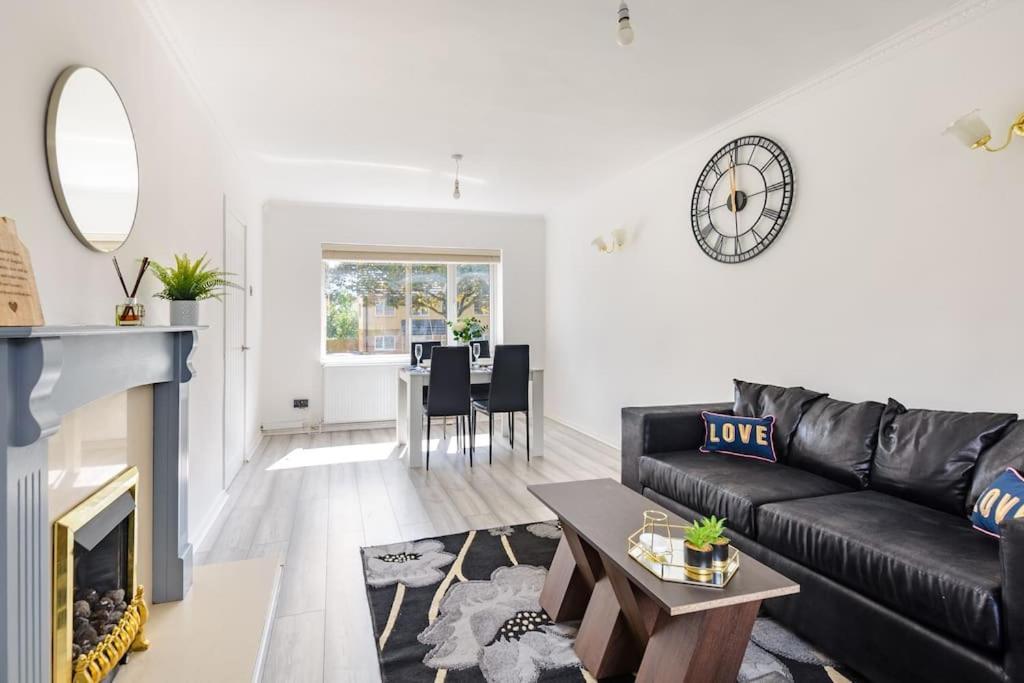 Birmingham Great Barr Property Near Junction 7 M6 Экстерьер фото