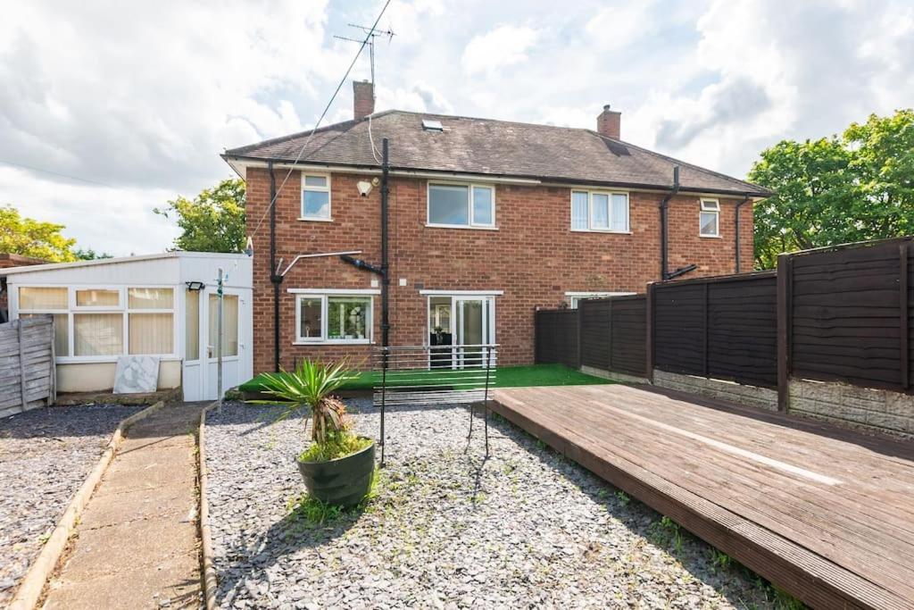 Birmingham Great Barr Property Near Junction 7 M6 Экстерьер фото